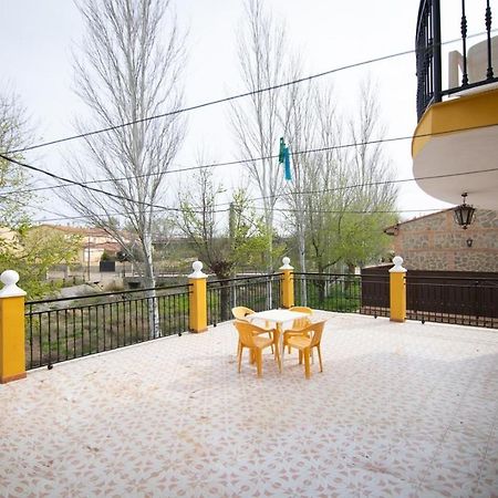 Torrejón el Rubio Posada El Arriero מראה חיצוני תמונה