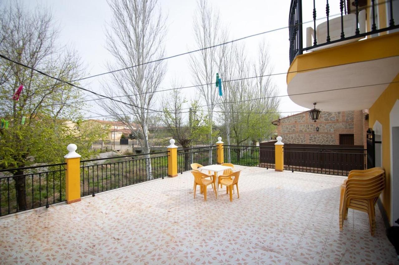 Torrejón el Rubio Posada El Arriero מראה חיצוני תמונה